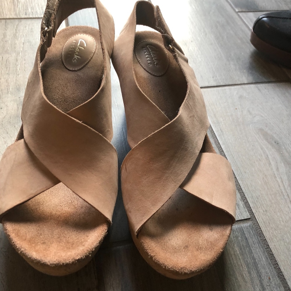 Clark's Cork Wedge Sandals - Picture 3 of 4